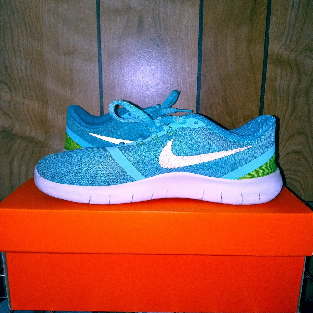 Wmns Nike free runner Size 7